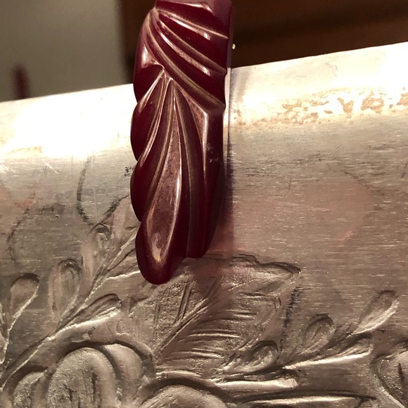 Vintage Bakelite Maroon Scarf Pin - Picture 4 of 7